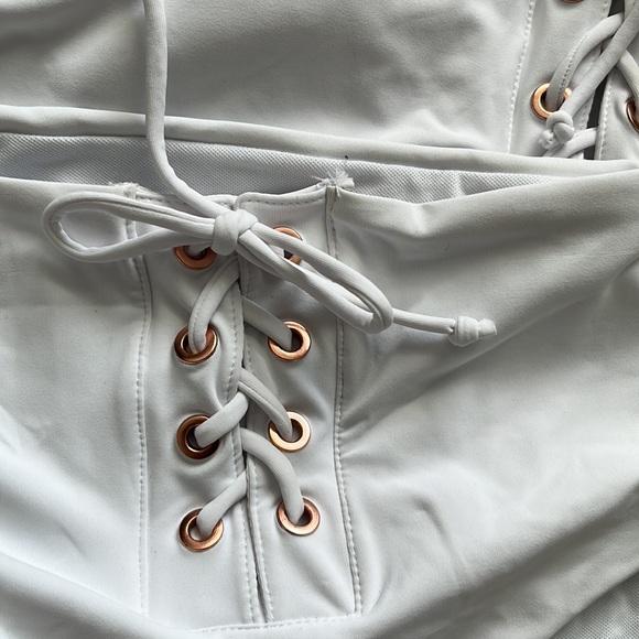 White one shoulder two piece bathing suit - Picture 8 of 8